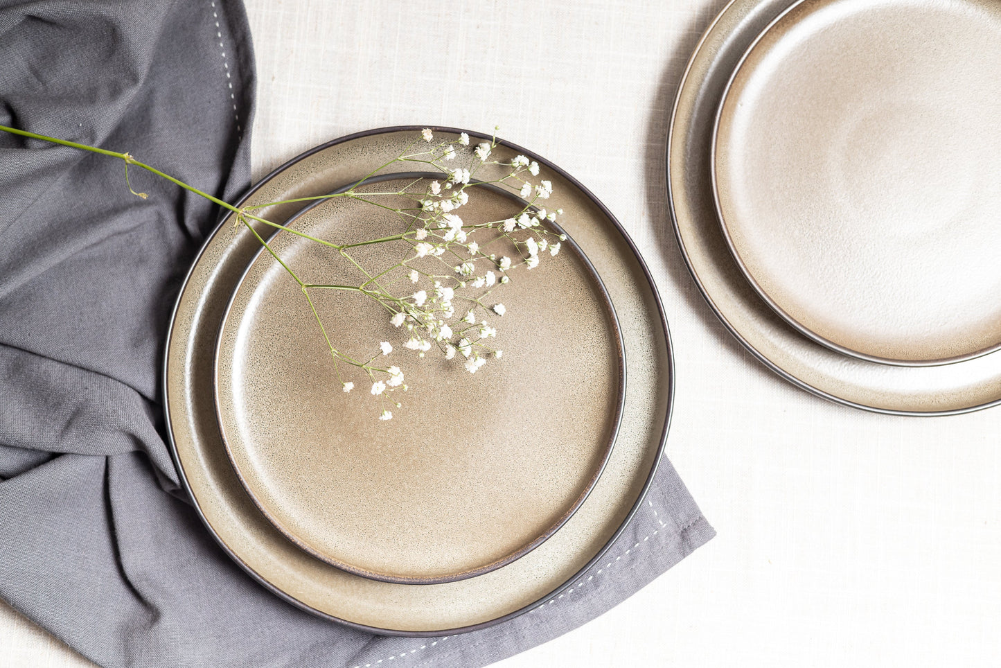 PLATO 21 CM GRES WAYU